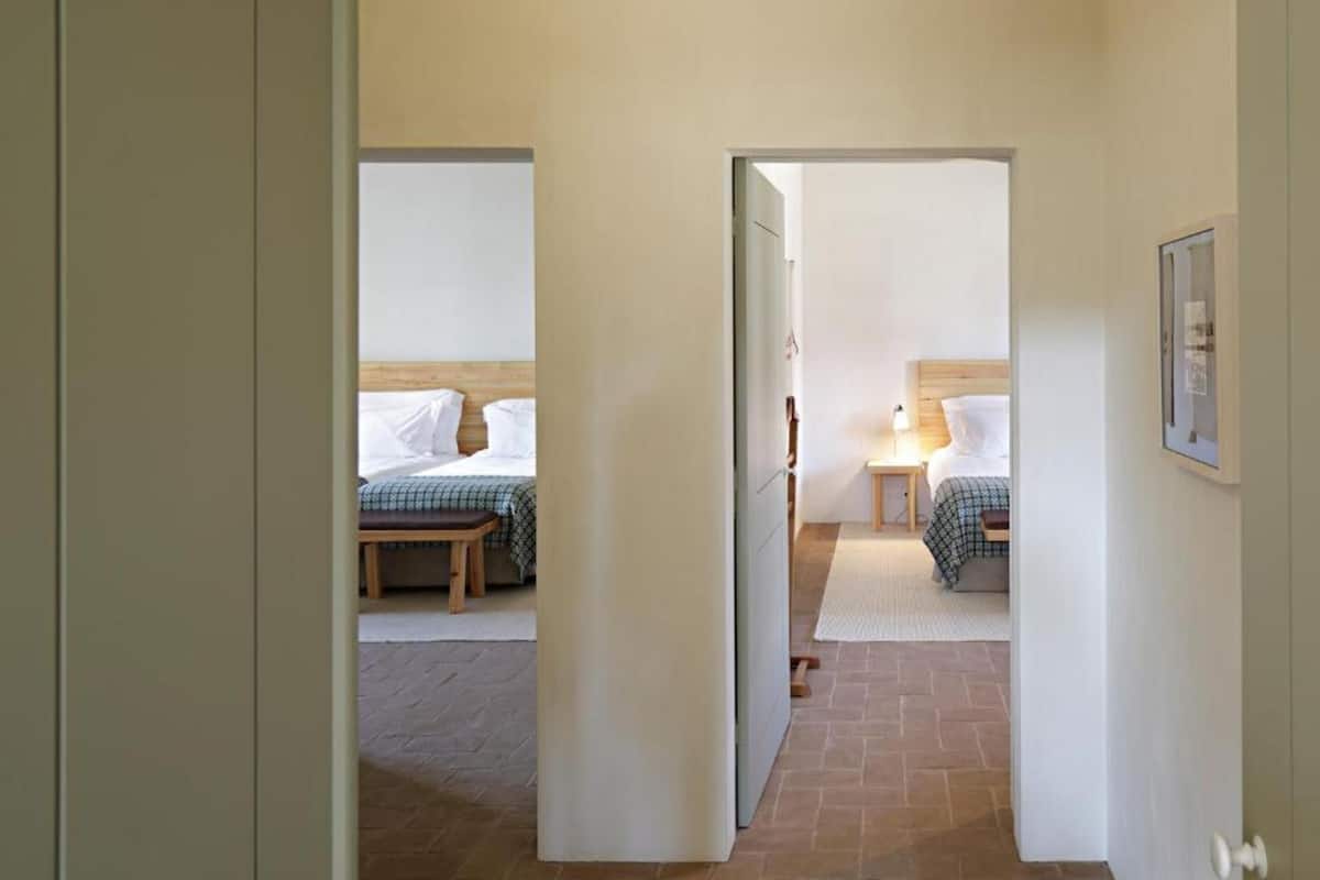 cottage, 2 bedrooms (barn) | 2 bedrooms, minibar, in-room safe, desk