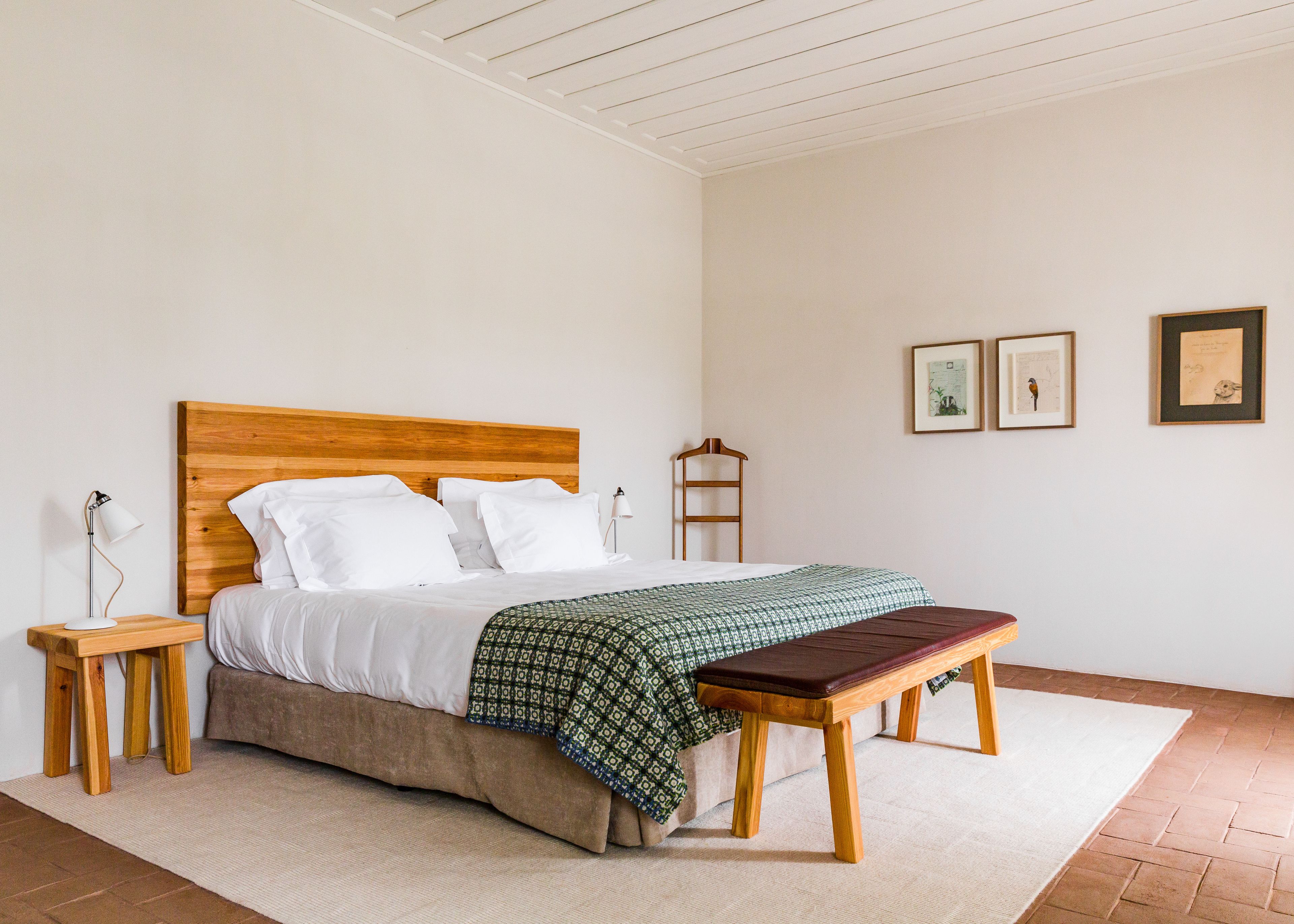 Zimmer (Courtyard) | Minibar, Zimmersafe, Schreibtisch, schallisolierte Zimmer