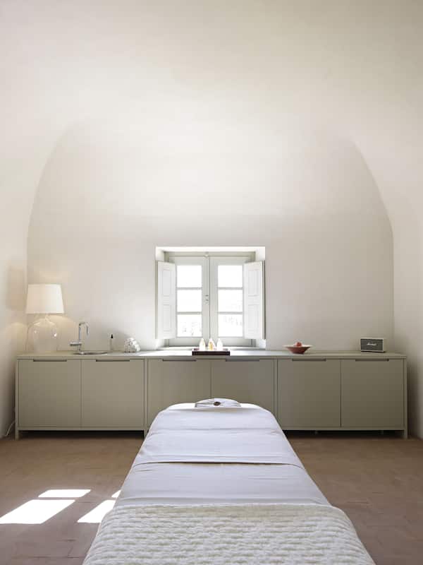 Sauna, hot tub, body treatments, hydrotherapy, prenatal massages