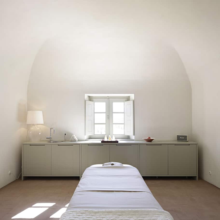 Sauna, hot tub, body treatments, hydrotherapy, prenatal massages