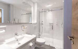 Eco-friendly toiletries, hair dryer, towels, soap - Hotel Pfälzer Wald (Bad Bergzabern)