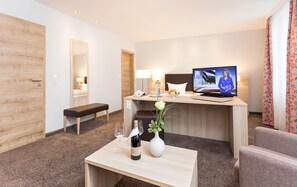 Allergikerbettwaren, Daunenbettdecken, Schreibtisch