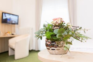 Ropa de cama hipoalergénica, cubrecamas y escritorio 