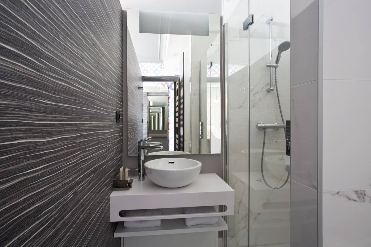 double or twin room (signature) | bathroom | free toiletries, hair dryer, bathrobes, slippers