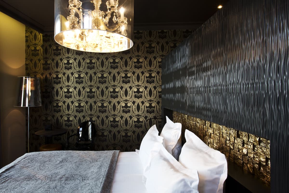 suite junior origine | premium bedding, minibar, in-room safe, blackout curtains