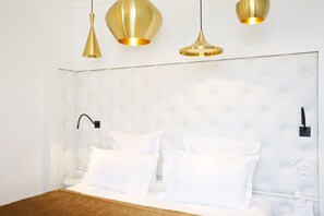 Ropa de cama de alta calidad y minibar 