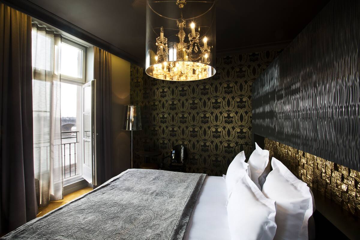 Suite Junior Origine | Premium bedding, minibar, in-room safe, blackout drapes