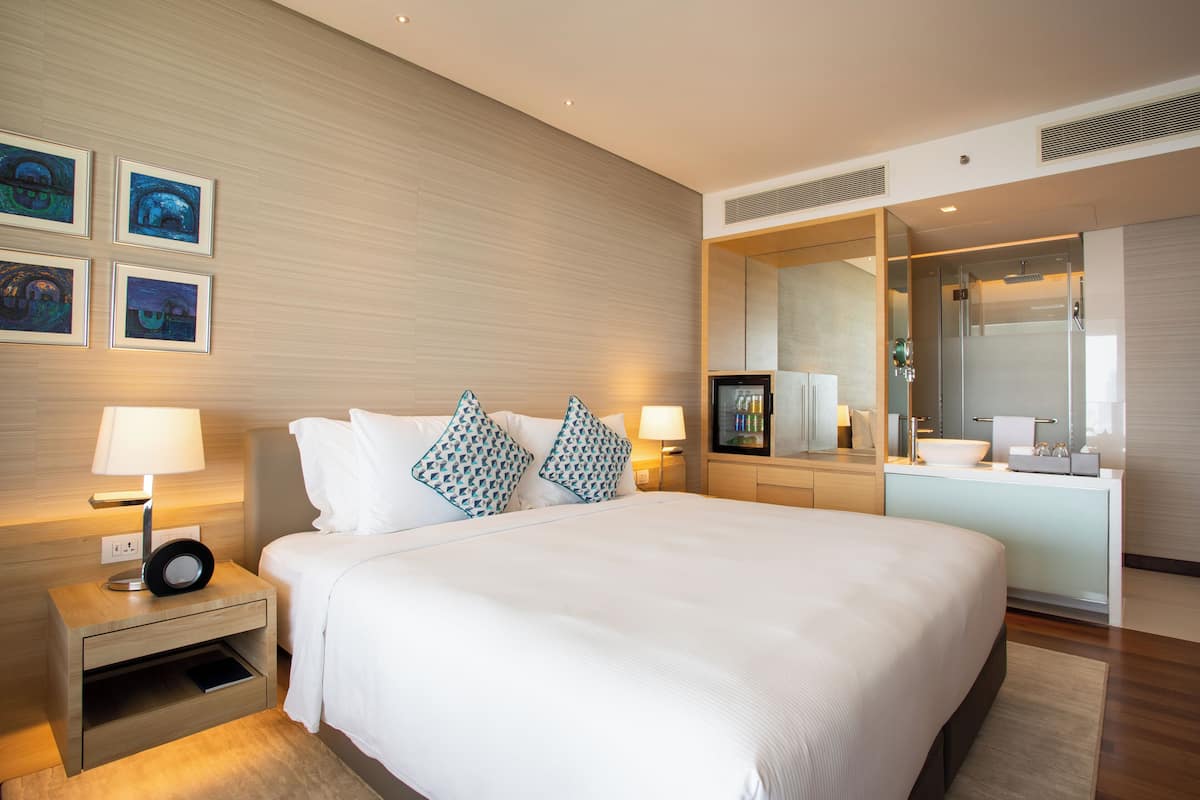 One Bedroom River View Suite | 1 bedroom, premium bedding, pillowtop beds, minibar