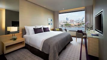 Premium bedding, pillow-top beds, minibar, in-room safe