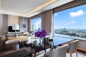In-room dining - Avani+ Riverside Bangkok Hotel (Bangkok)