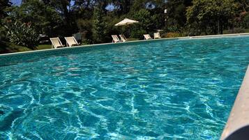 Piscina stagionale all'aperto