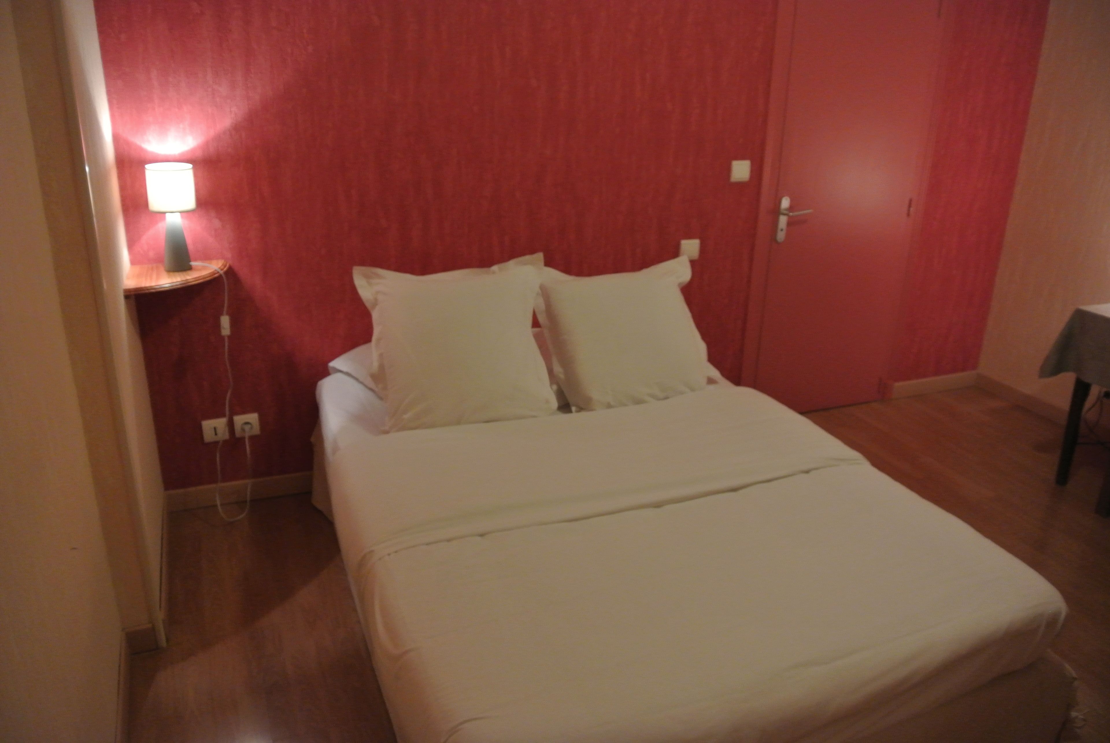 standard double room | desk, iron/ironing board, free cots/infant beds, free wifi