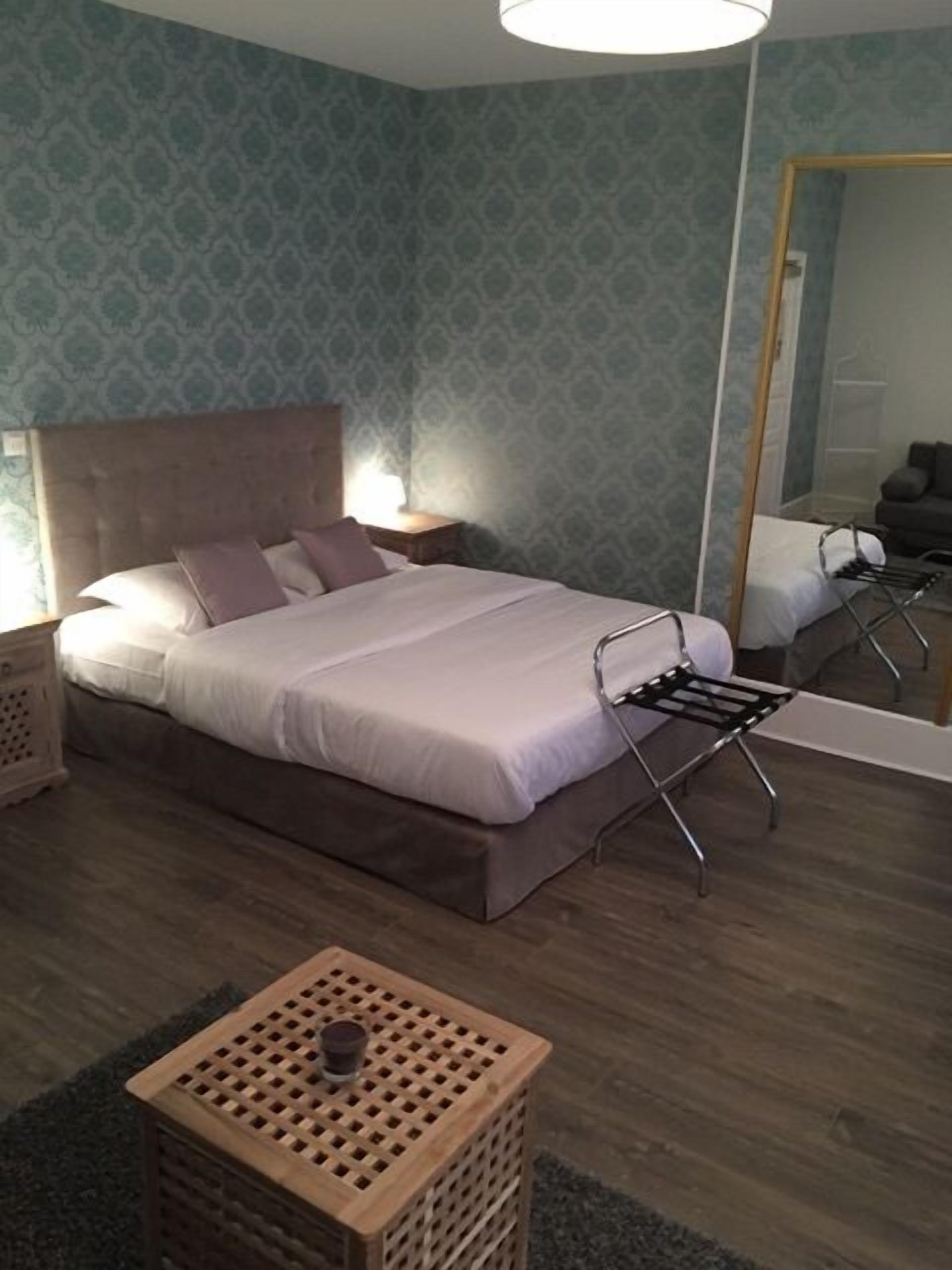 superior double room | desk, iron/ironing board, free cots/infant beds, free wifi