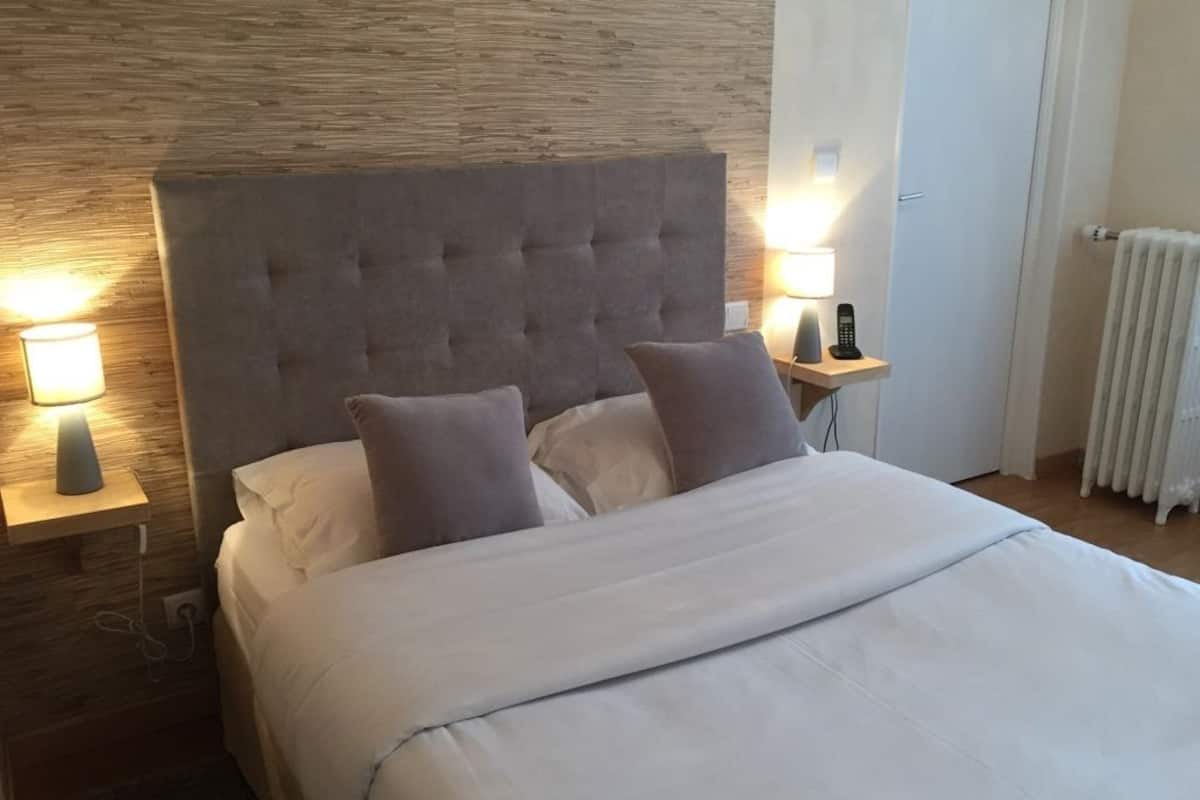 superior double room | desk, iron/ironing board, free cots/infant beds, free wifi