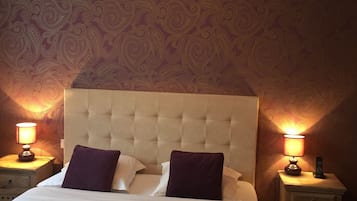 Standard-Doppelzimmer | Schreibtisch, Bügeleisen/Bügelbrett, kostenlose Babybetten