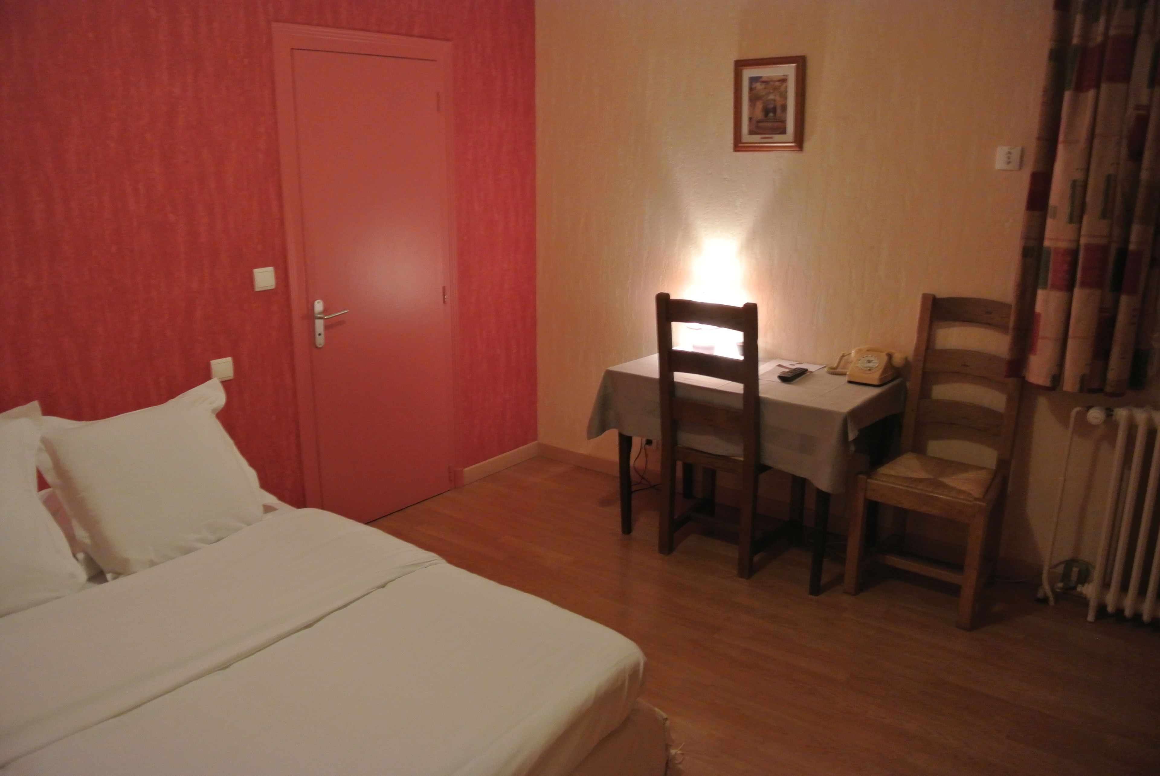 standard double room | desk, iron/ironing board, free cots/infant beds, free wifi