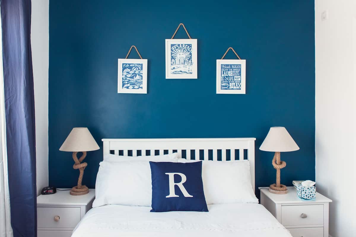 Habitación doble estándar | Decoración personalizada y muebles diferentes