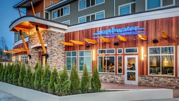 Petit déjeuner, déjeuner et dßner servis sur place