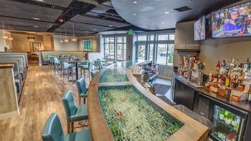 Breakfast, lunch and dinner served