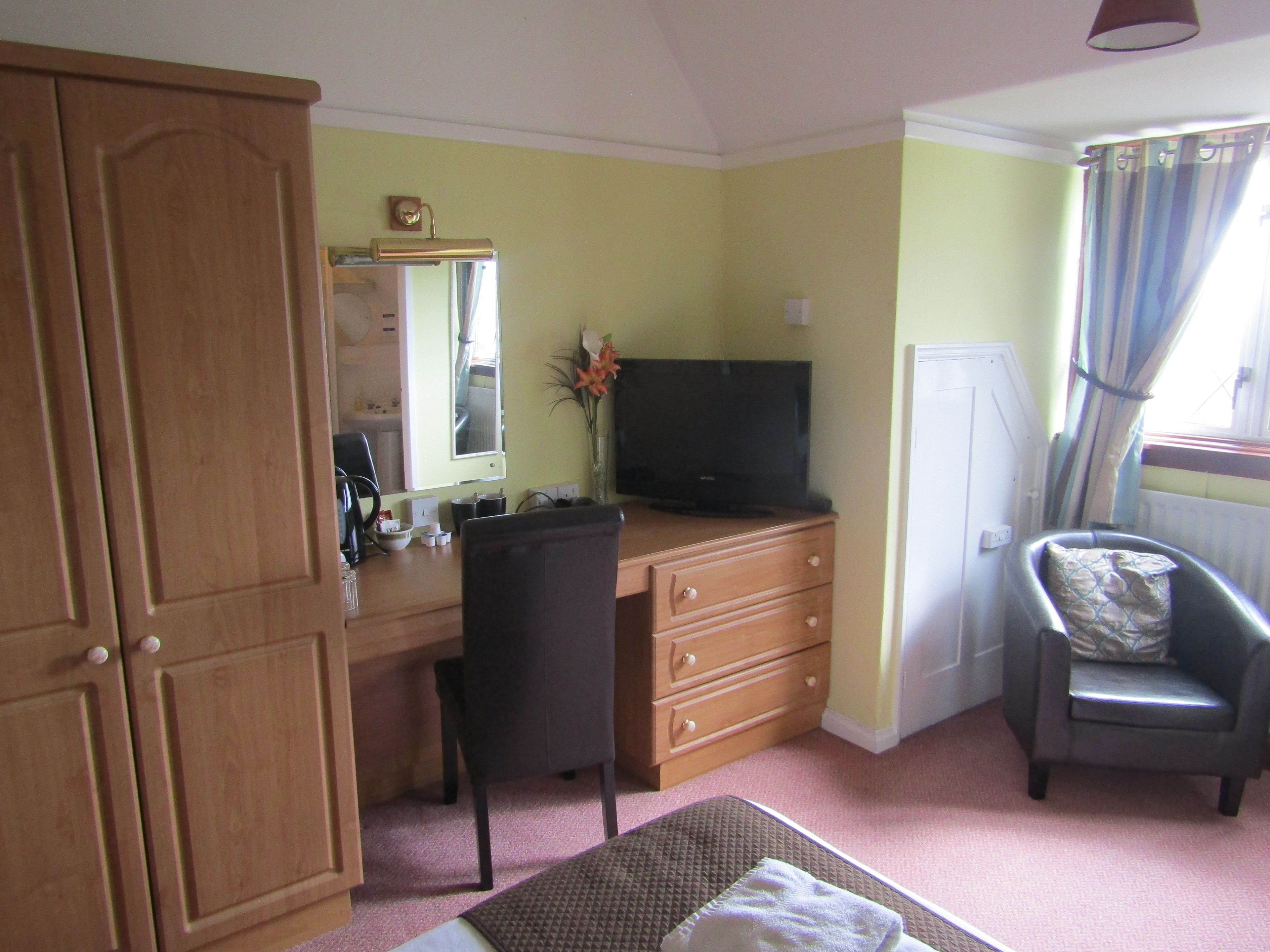 standard twin room (shower) | iron/ironing board, free wifi, bed sheets
