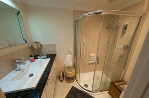 Superior Bungalow, 1 Bedroom | Bathroom | Shower, free toiletries, hair dryer, towels