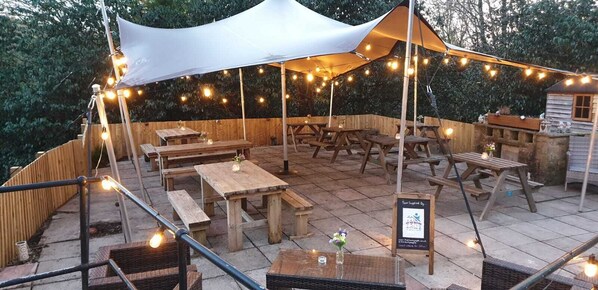 บริการอาหารเช้า อาหารกลางวัน อาหารเย็น, อาหารอังกฤษ