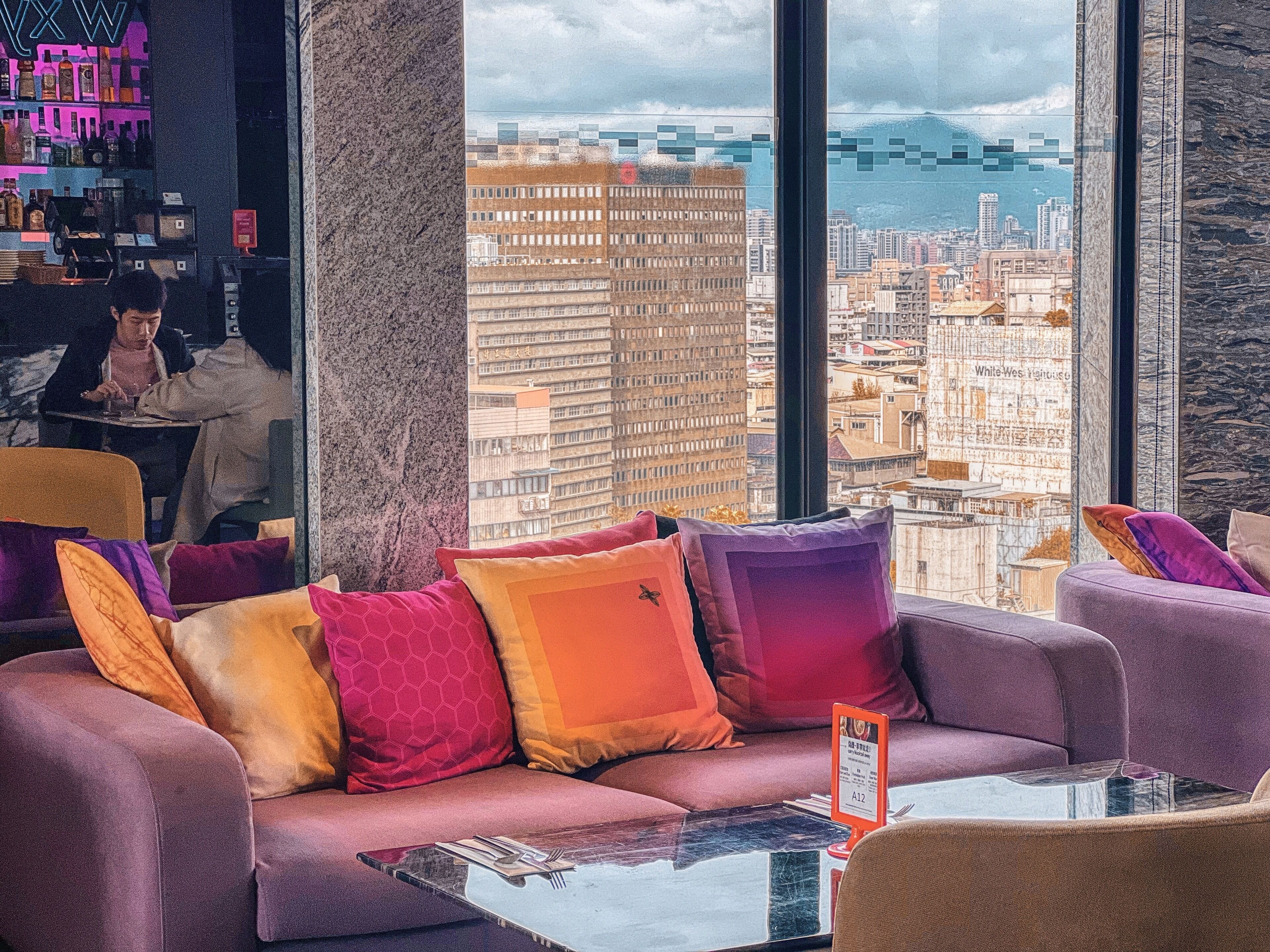 بوفيه فطور يوميًا بتكلفة قدرها (605 TWD للشخص)