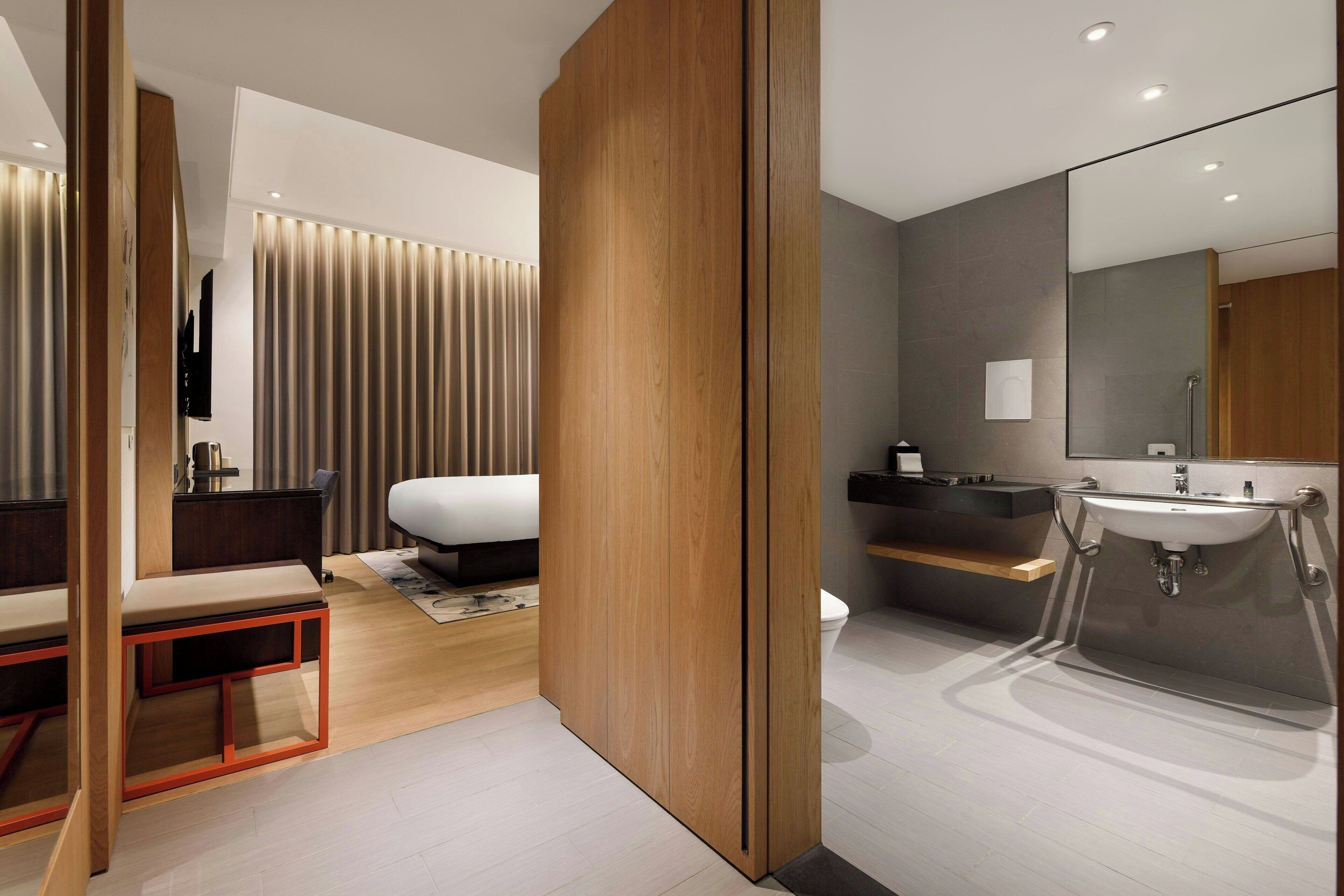 in-room safe, desk, laptop workspace, blackout curtains