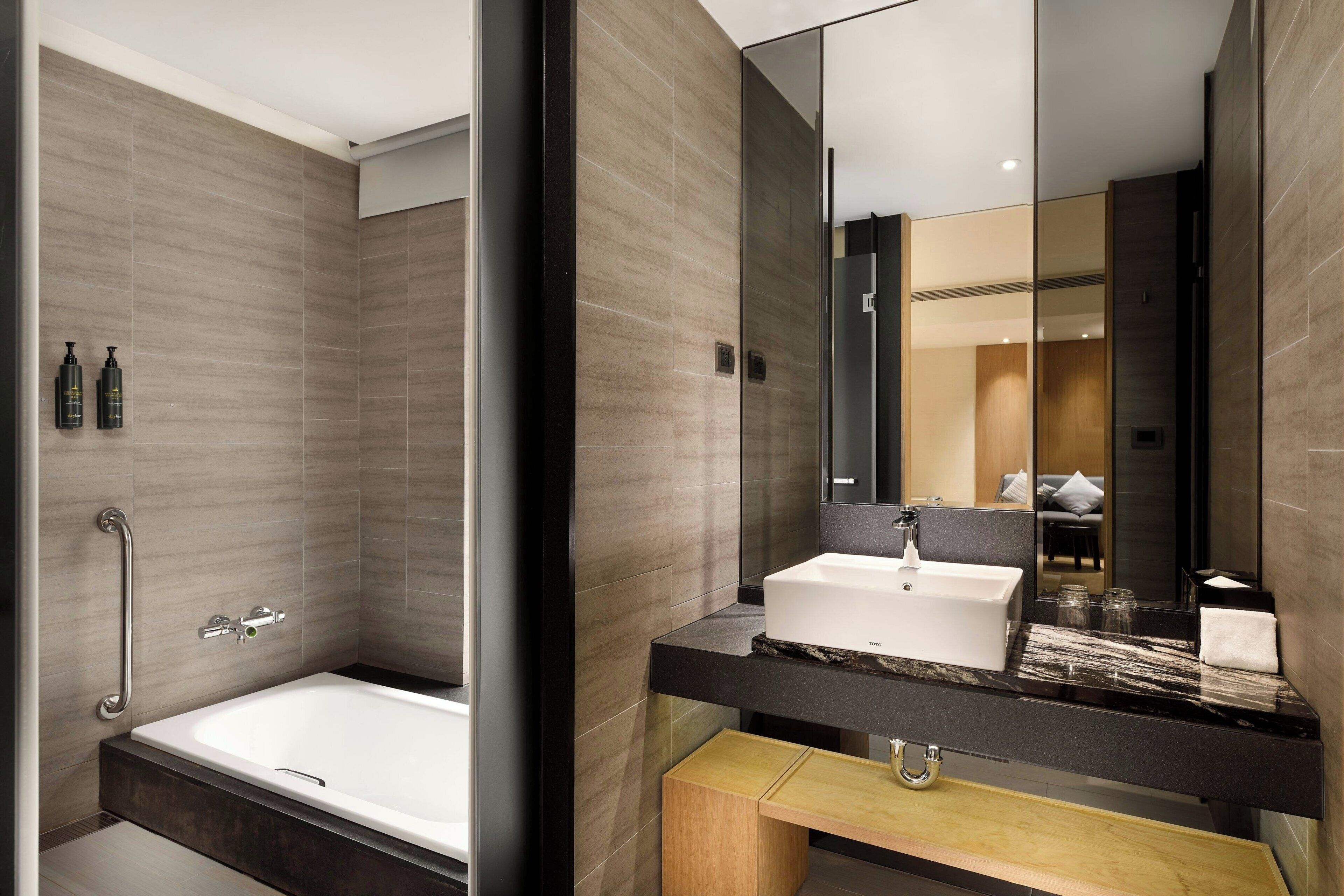 room, 1 king bed | in-room safe, desk, laptop workspace, blackout curtains