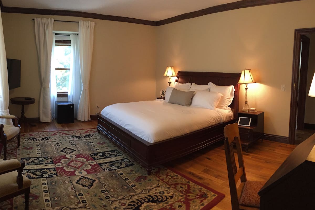Deluxe Double Room, Private Bathroom