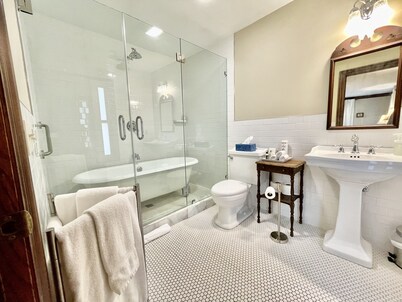 Dartmouth House Inn