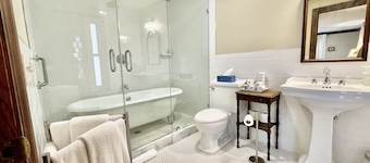 Dartmouth House Inn