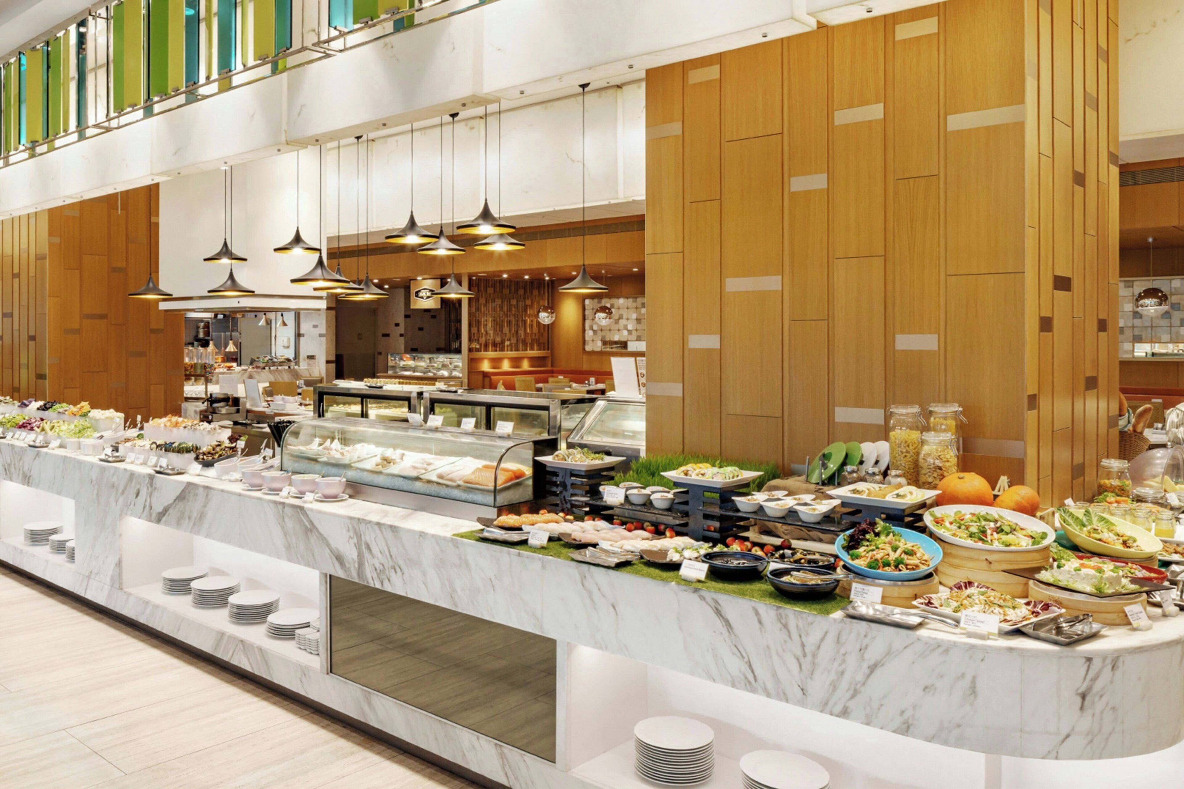 2 restaurants, breakfast, lunch, dinner served; international cuisine