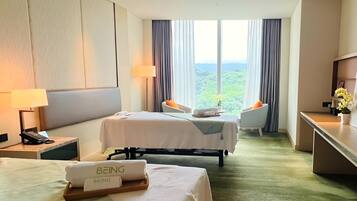 Body treatments, aromatherapy, facials, 7 treatment rooms