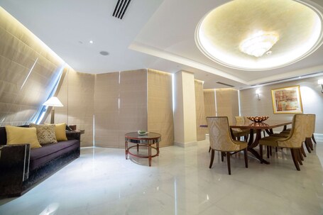 Bab Al Qasr Hotel - Image 27
