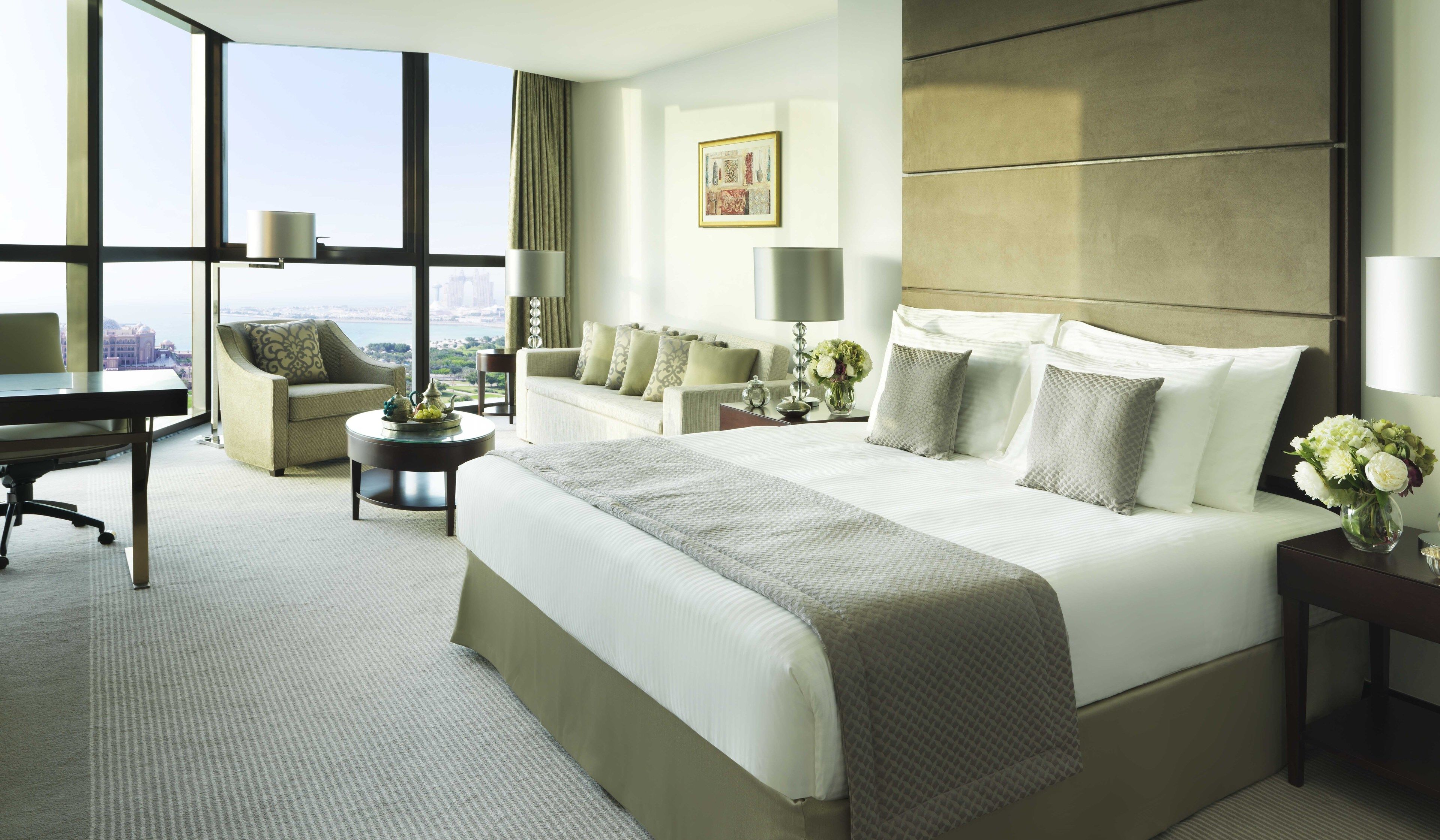 Deluxe Studio, 1 King Bed, Sea View | Hypo-allergenic bedding, down comforters, minibar, in-room safe