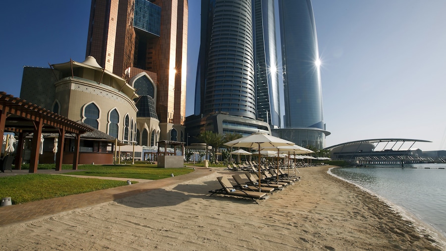 Bab Al Qasr Hotel