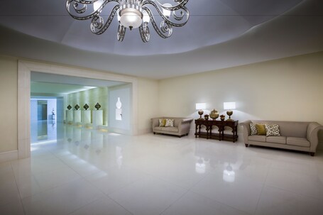 Bab Al Qasr Hotel - Image 206