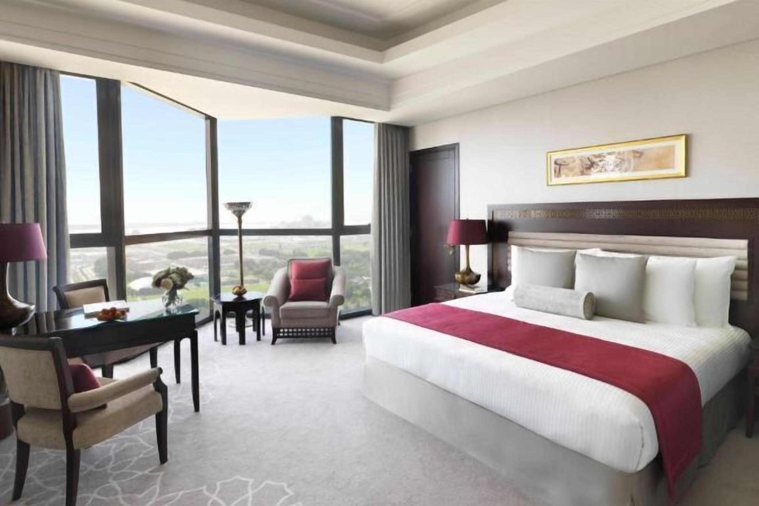 Ropa de cama hipoalergénica, edredón y minibar 