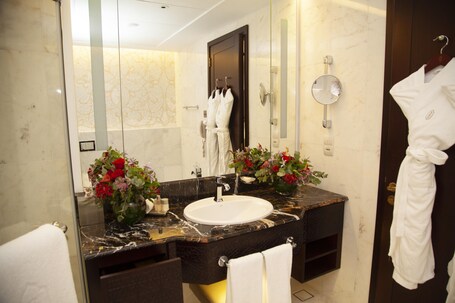 Bab Al Qasr Hotel - Image 131
