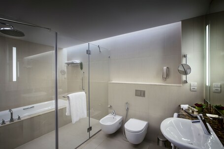 Bab Al Qasr Hotel - Image 178