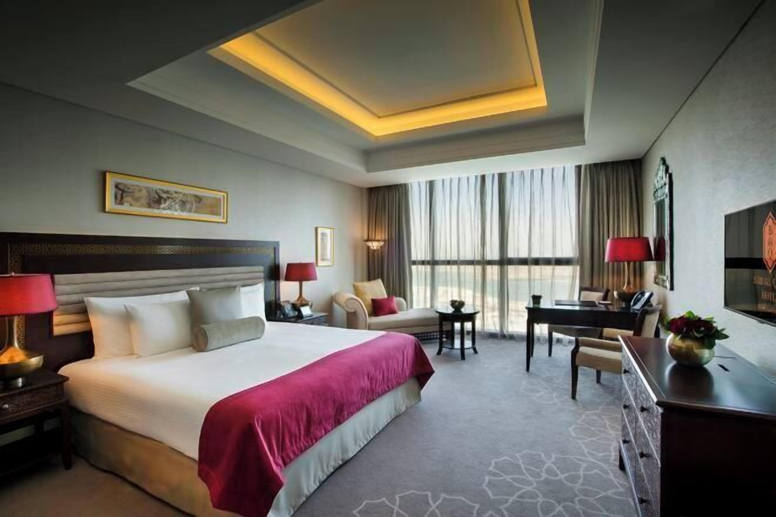 Ropa de cama hipoalergénica, edredón y minibar 