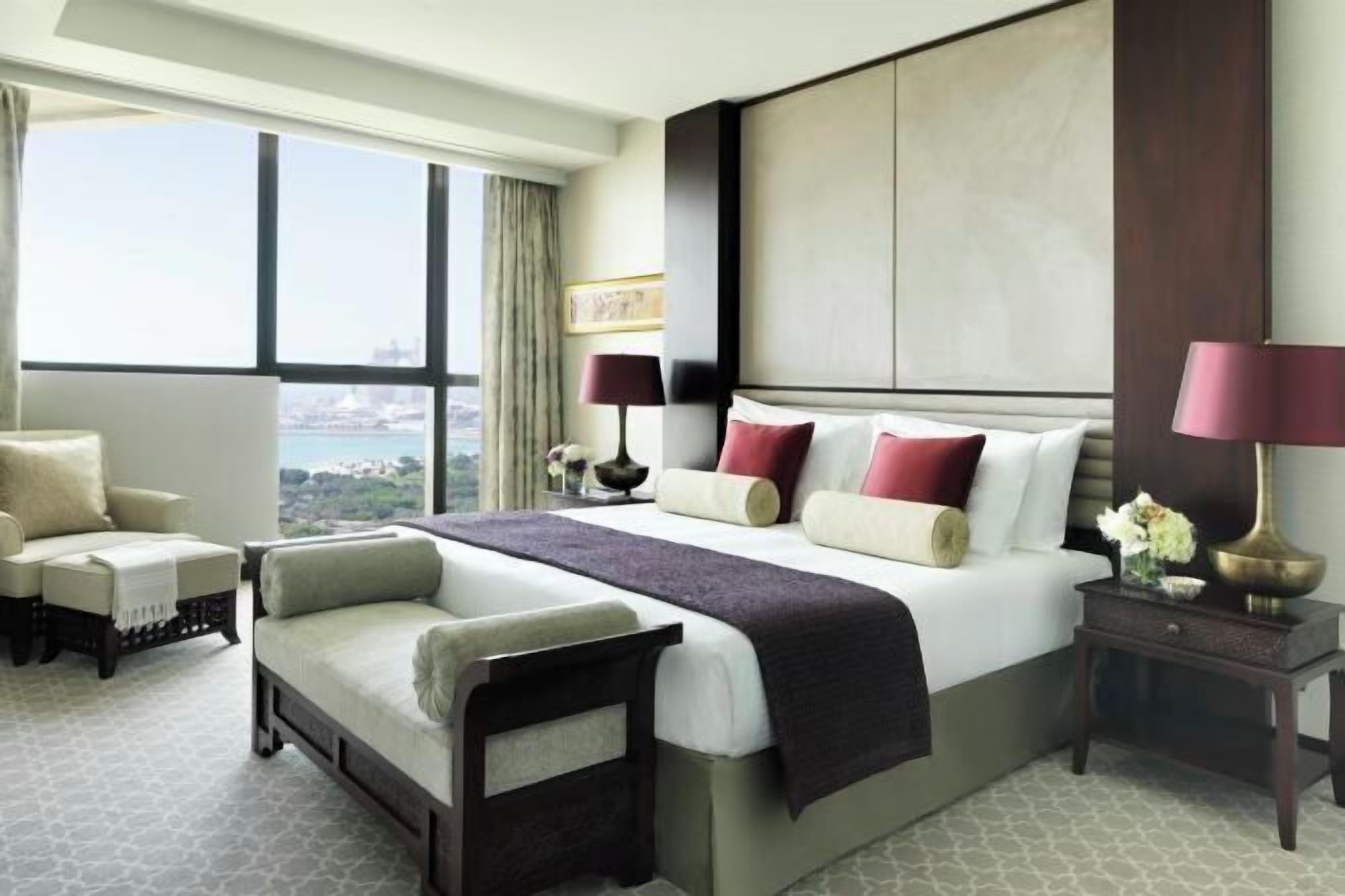 Ropa de cama hipoalergénica, edredón y minibar 