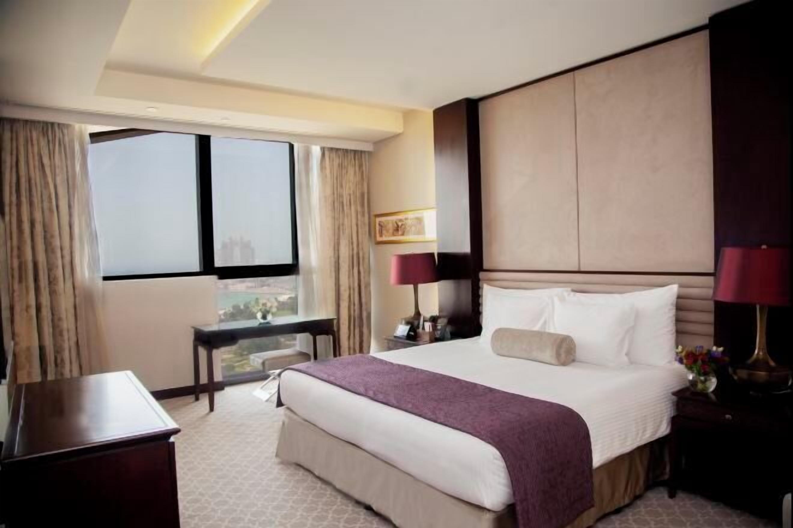 Ropa de cama hipoalergénica, edredón y minibar 