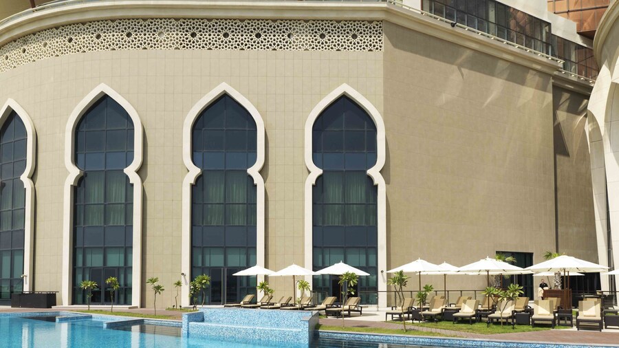 Bab Al Qasr Hotel