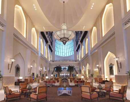 Bab Al Qasr Hotel - Image 7