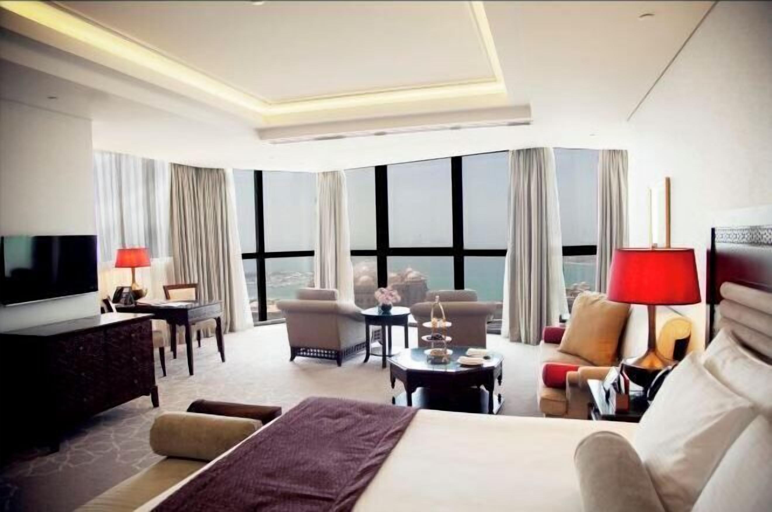 Ropa de cama hipoalergénica, edredón y minibar 