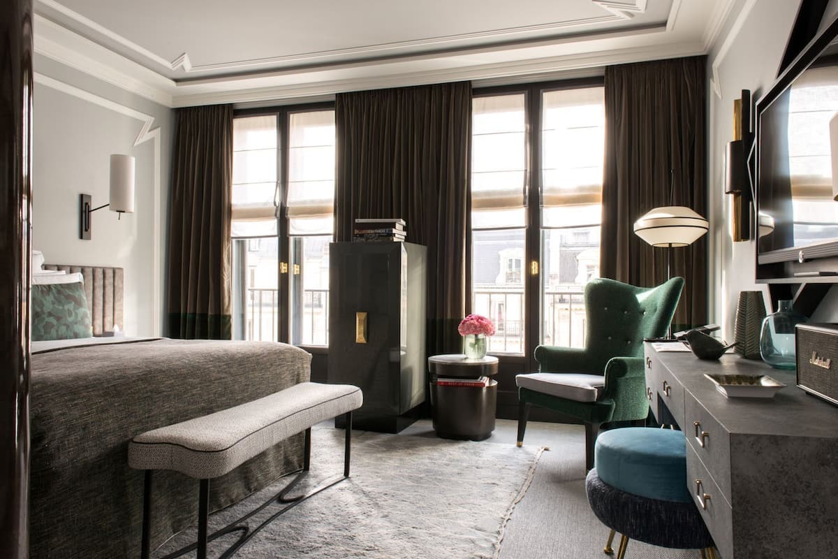 Premium bedding, minibar, in-room safe, desk