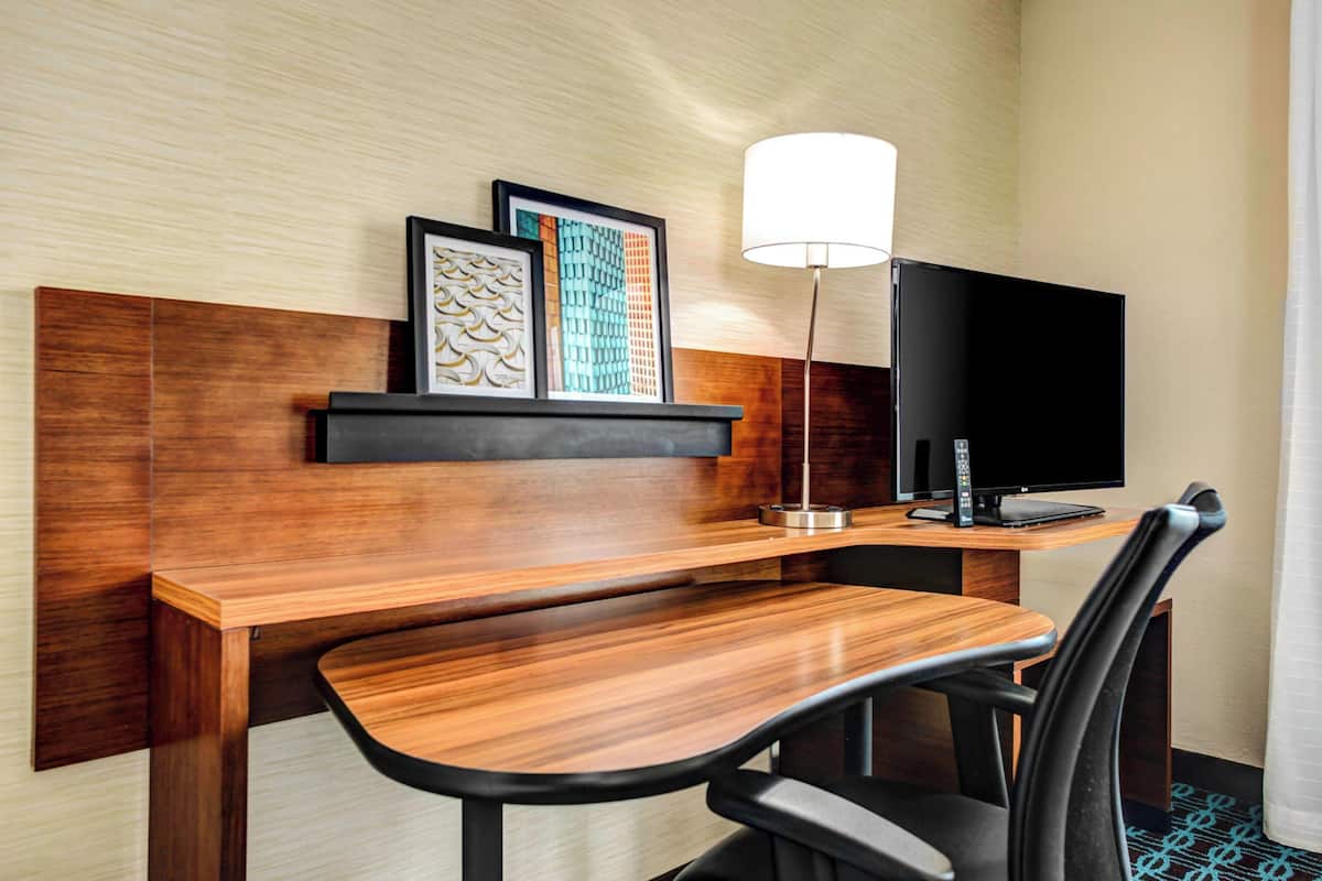 1 habitación, ropa de cama de alta calidad y escritorio