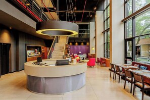 Lobby - Aloft Asuncion (Asunción)